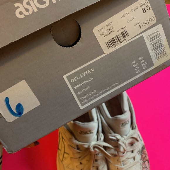 ASICS - Picture 6 of 6